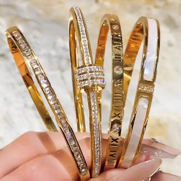 Luxurious Golden-Tone Titanium Steel Bangles Cuff Bracelet - Picture 1 of 7